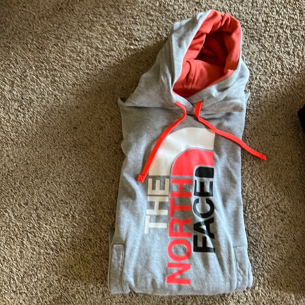 The North Face hoodie. Women’s medium.